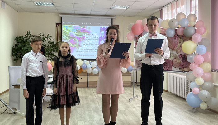 "Весенний букет поздравлений" от медработников Добрушчины подарил концерт-поздравление ко Дню женщин