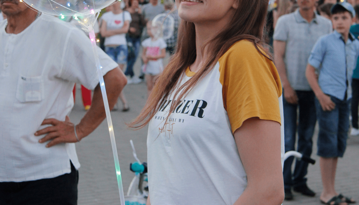В Добруше прошел фестиваль светящихся шаров