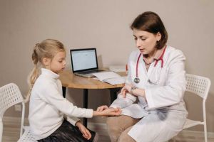 Обязательна ли справка о здоровье ребенка к 1 сентября, рассказали в Добрушской ЦРБ