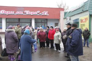 Жители Добруша выразили недовольство по поводу предстоящего закрытия фирменного магазина 