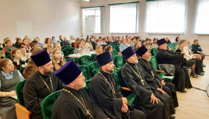 Десятые, юбилейные. В Добрушском районе состоялись X Покровские образовательные чтения  "80-летие Великой Победы: память и духовный опыт поколений"