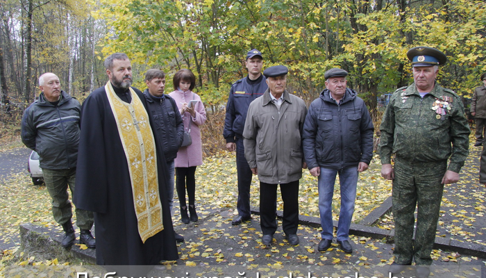 В День освобождения Добруша братское захоронение в деревне Демьянки приняло еще троих погибших солдат