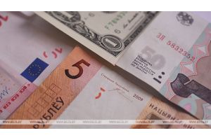 В Беларуси продлили разрешение принимать наличную валюту по экспортным договорам