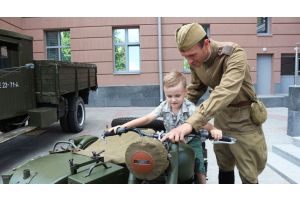 Пройти маршрутами военных дорог предложат на выставке фотохроники в Гомеле