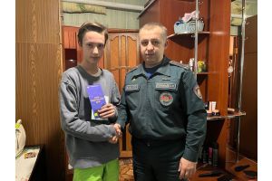 Своевременным звонком на 112 подросток из Добрушского района спас на пожаре свою семью