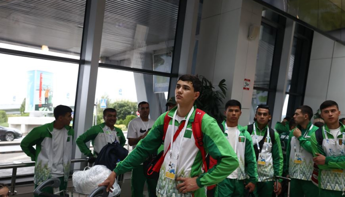 "Настроение просто отличное". Спортсмены из Туркменистана прилетели в Беларусь на II Игры стран СНГ