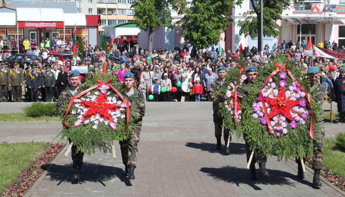 79-ую годовщину Великой Победы в Добруше отметили множеством патриотических и культурных мероприятий, в которых приняли участие сотни горожан и гостей райцентра