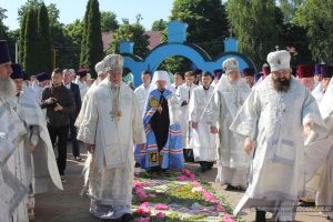 В Корме Добрушского района проходят торжества по случаю обретения мощей святого праведного Иоанна Кормянского