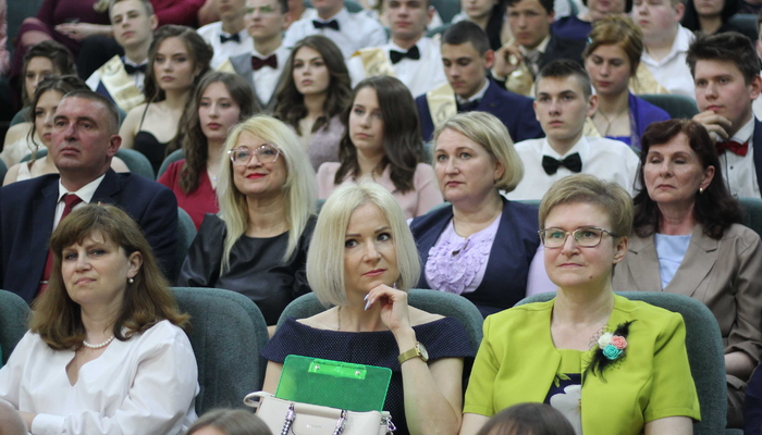 Все начинается с мечты. Таким был лейтмотив городского бала выпускников в Добруше