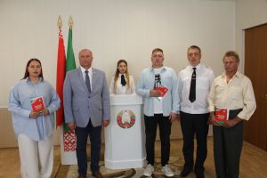 Новые граждане Беларуси торжественно приняли присягу