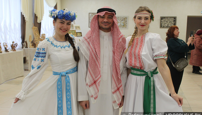 Областной тур XIV Республиканского фестиваля национальных культур пел и танцевал в Добруше
