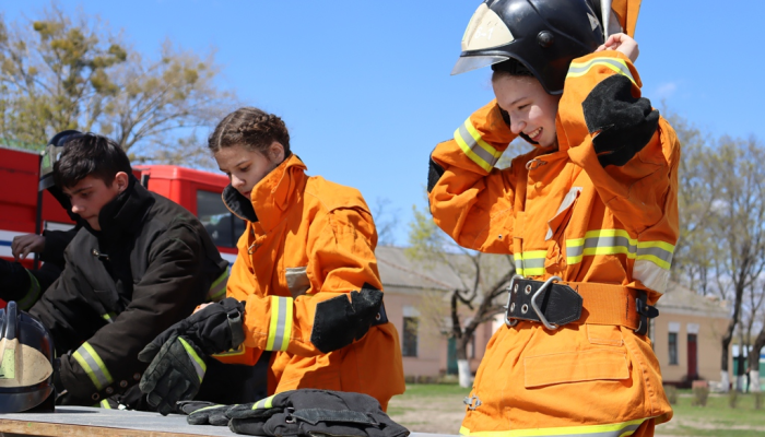 Юные пожарные из Ути в очередной раз стали лидерами района в конкурсе профессионального мастерства