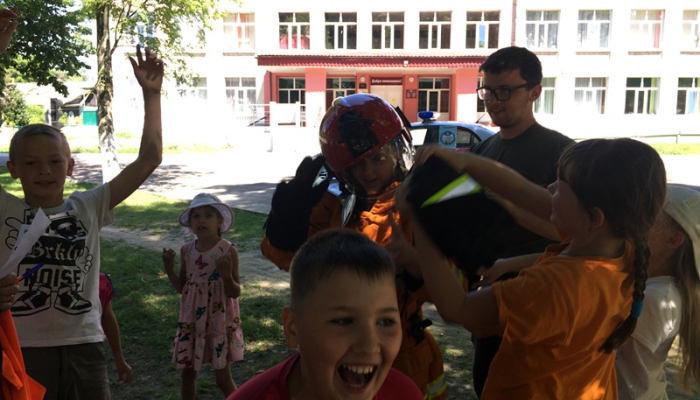 Спасатели Добрушчины организовали для детей из Тереховки игру-квест