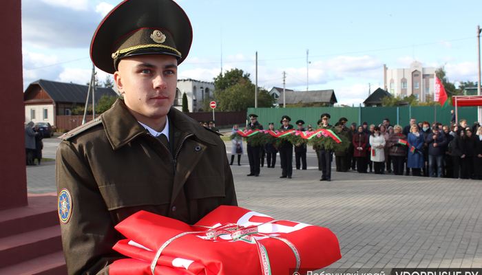 Лишь сейчас мы понимаем важность событий военных лет. В Добруше почтили память освободителей и павших в боях земляков