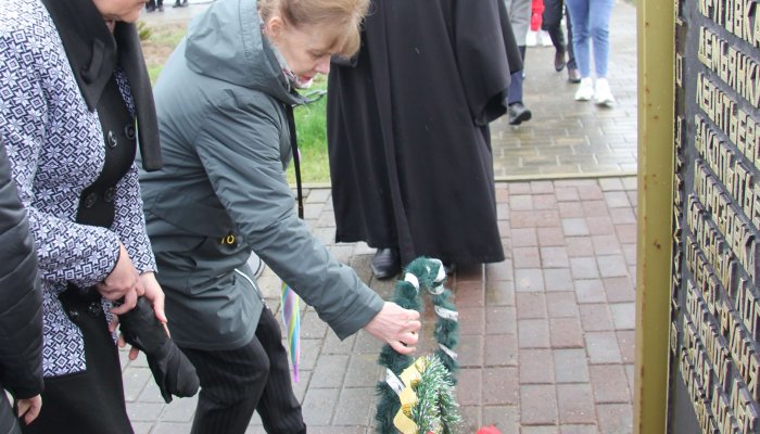 В Добруше у памятника отселенным деревням почтили память пострадавших на Чернобыльской АЭС