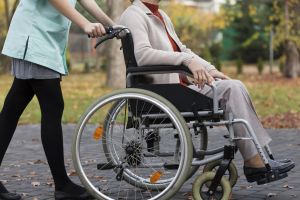 Услугу сопровождения инвалидов и ослабленных лиц внедряют в медучреждениях Добрушского района 