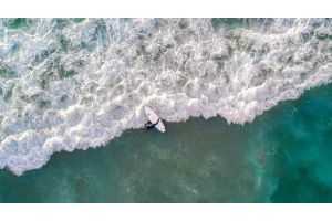 Австралийская серфингистка установила мировой рекорд, покорив волну свыше 13 метров