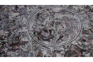 ФОТОФАКТ: Археологи обнаружили в Сирии редкое мозаичное панно IV века