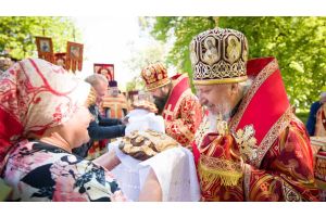 В Добрушском районе состоялись ежегодный крестный ход и божественная литургия на территории бывшего Макарьевского монастыря