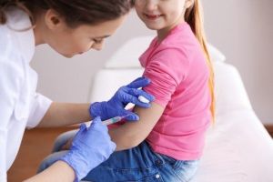 В районе будут вакцинировать от коронавируса детей старше пяти лет