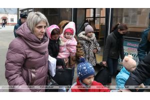 Лукашенко поручил принять и накормить беженцев из Украины