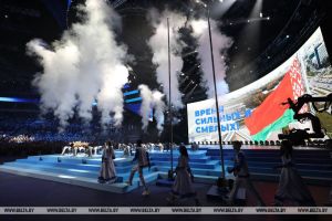 Символический огонь II Игр стран СНГ зажгли на торжественной церемонии открытия в 