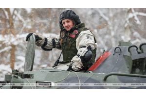 Президент: армия Беларуси остается истинно народной