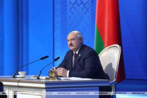 Президент: Беларусь не проиграет информационную войну