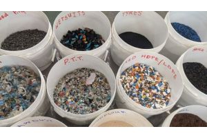 Австралийские ученые создали прибор для переработки любых видов пластика