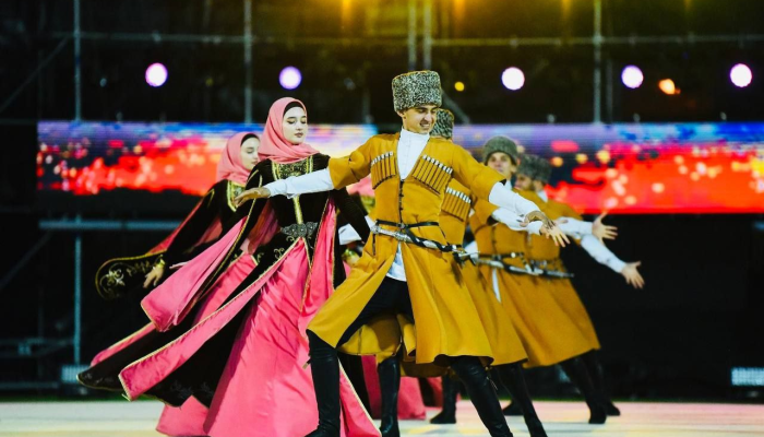 Фееричный фестиваль "Сожскi карагод" открылся на стадионе "Центральный" в Гомеле