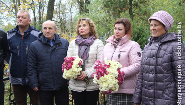 В агрогородке Круговец-Калинино прошли торжества по случаю открытия памятника фронтовику