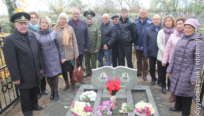 В агрогородке Круговец-Калинино прошли торжества по случаю открытия памятника фронтовику