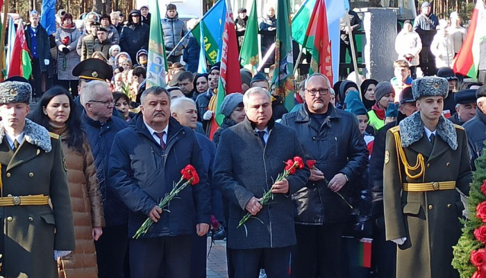 Митинг-реквием "Колокола памяти", посвященный 78-й годовщине освобождения узников Озаричского лагеря смерти, прошел в Калинковичском районе