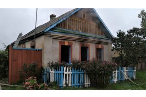 В агрогородке Перерост Добрушского района горел дом