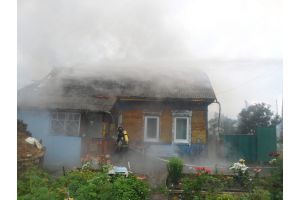 Последствия непогоды: в Гомельской области сгорели 4 дома, 2 сарая и 1 баня