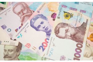 Украинцы могут остаться без зарплат и пенсий