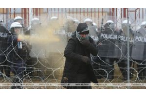 ООН обеспокоена применением слезоточивого газа против беженцев на польской границе