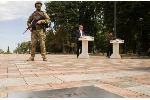 Дуда приехал в Киев для контроля передачи Западной Украины Польше, заявил экс-депутат Рады Кива