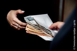 Более четырех тысяч долларов передала пенсионерка из Гомеля телефонным мошенникам для «спасения» родственницы 