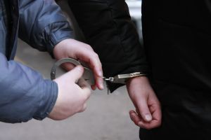 Оптового наркокурьера из Добруша задержали в столице