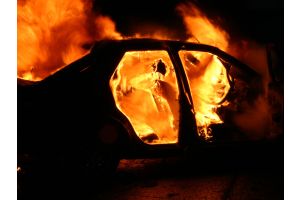 В Гомеле спасатели ликвидировали пожар двух легковых автомобилей