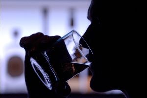 Нестойкость к употреблению алкоголя привела добрушанина к уголовному делу