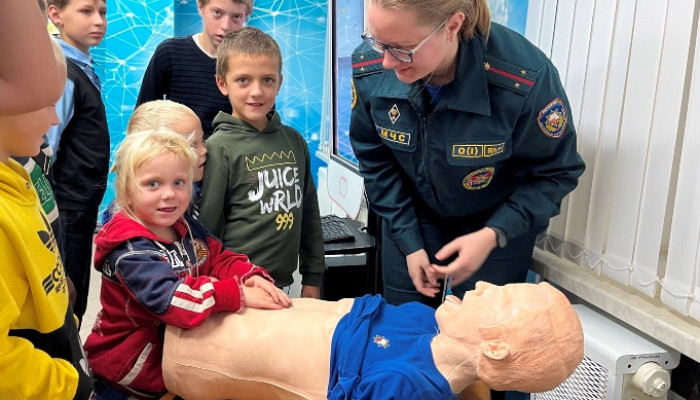 Проблемные семьи района побывали в Центре безопасности специализированного лицея МЧС