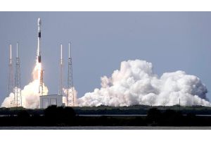 SpaceX осуществила запуск ракеты-носителя Falcon 9 с 57 спутниками Starlink