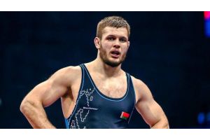 Гуштын и Хроменков завоевали олимпийские лицензии в вольной борьбе