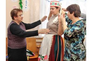Журналисты «ДК» побывали на уроке белорусского танца