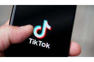 TikTok временно приостанавливает работу в России