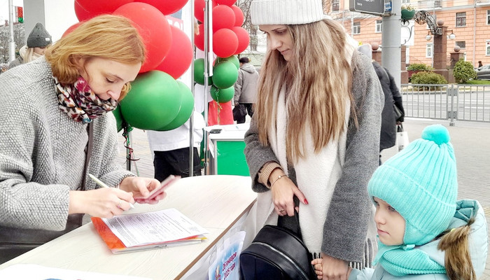 Продолжается сбор подписей в поддержку выдвижения кандидатов в Президенты