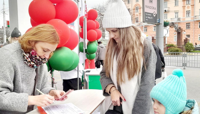 Продолжается сбор подписей в поддержку выдвижения кандидатов в Президенты