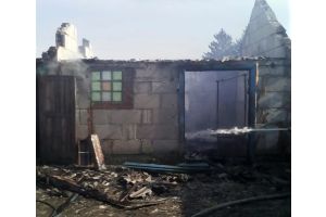 Как житель Добрушского района сжигал мусор и спалил сарай